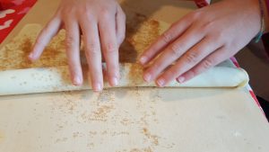 zucchero di canna nella pasta sfoglia per preparare i ventaglietti